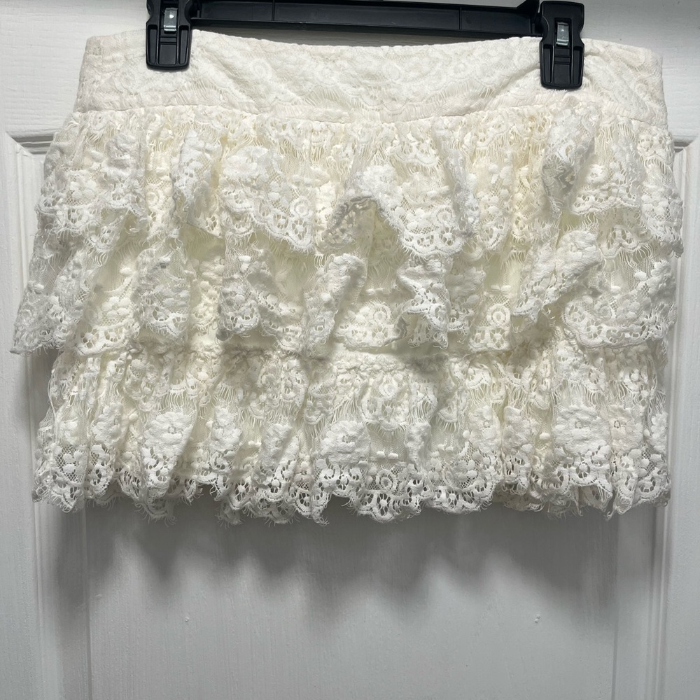 Forever 21 Cream Ruffled Lace Mini Skirt